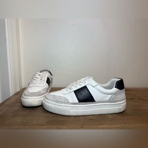 Antonio Melani White & Black Leather Sneakers. Women's Size 7.